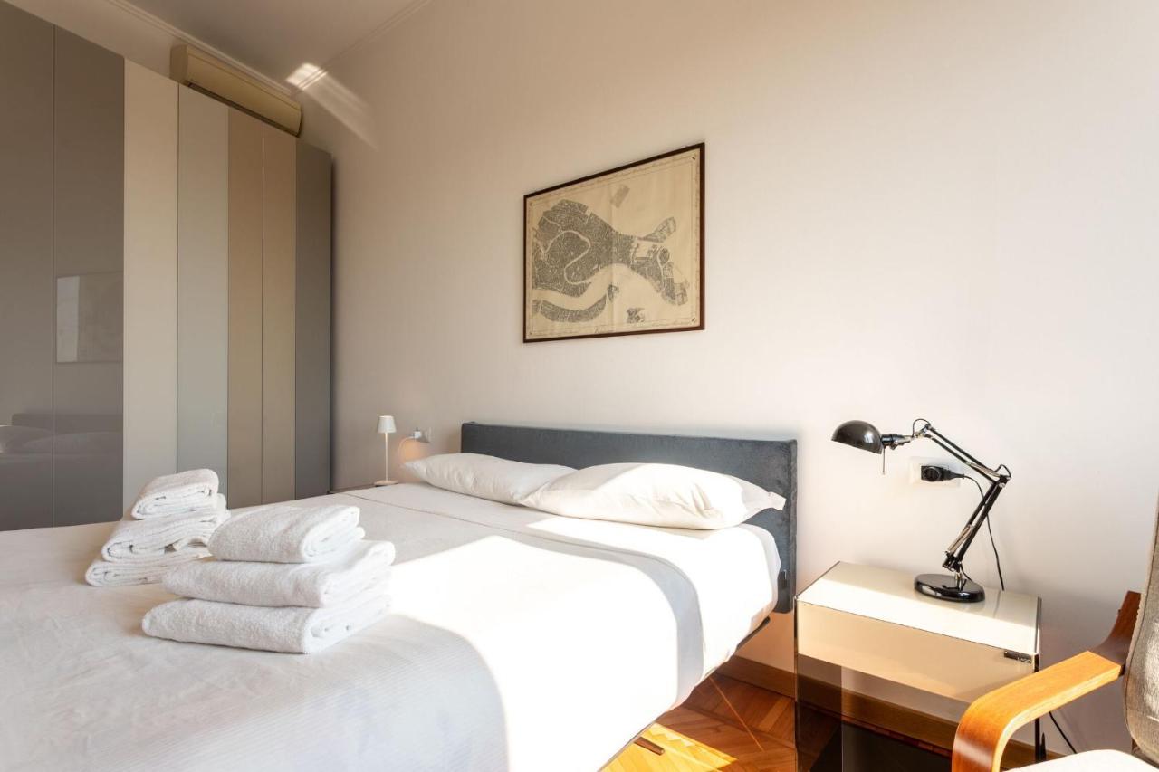 Garibaldi Two Bedrooms By Halldis Μιλάνο Εξωτερικό φωτογραφία